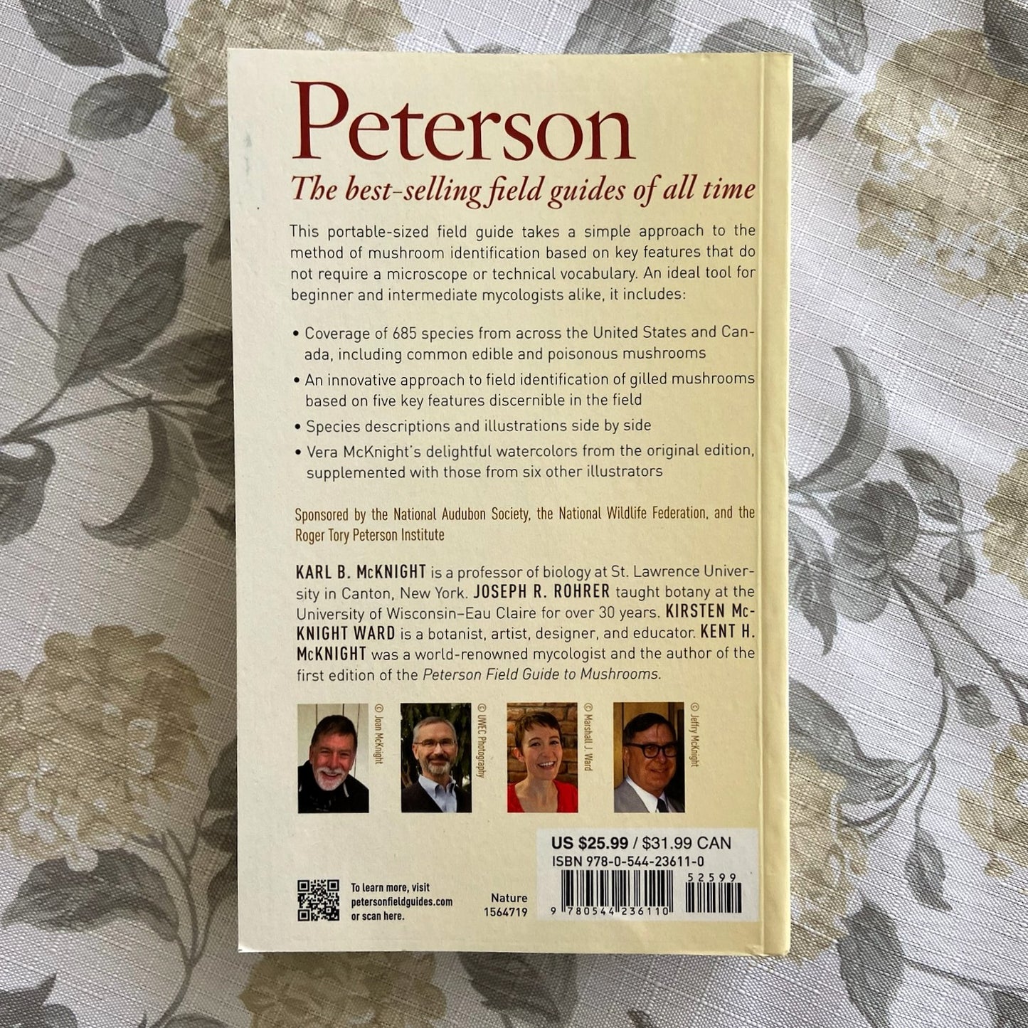 Peterson Field Guide to Mushrooms of North America