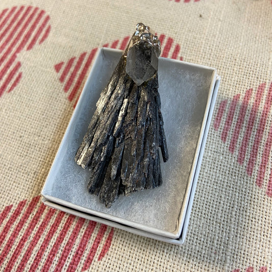 Kyanite w. Quartz Pendant